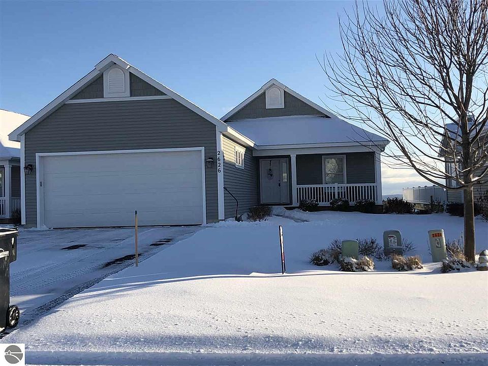 1st image of 2626 W Crown Dr