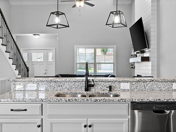 2nd image of 1087 Harrison Way