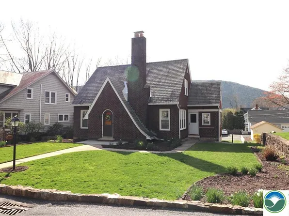 300 Princeton Ave, Palmerton, PA 18071