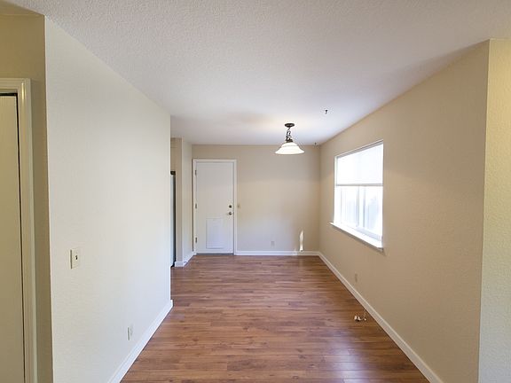 4th image of 11120 Dorchester Dr