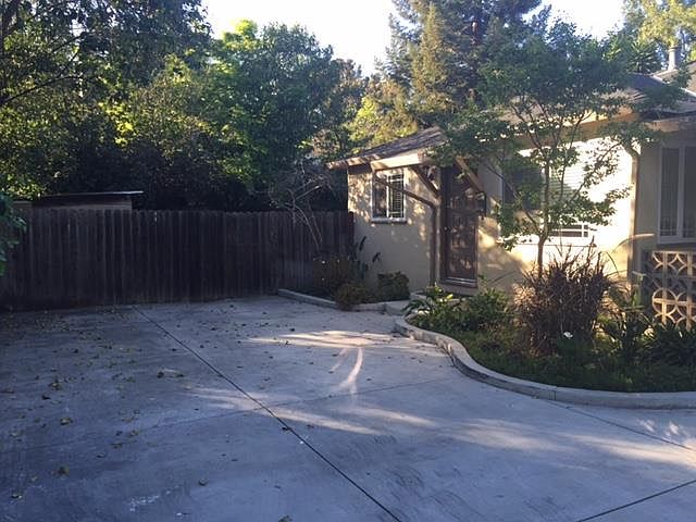 1st image of 700 Mariposa Ave APT 4