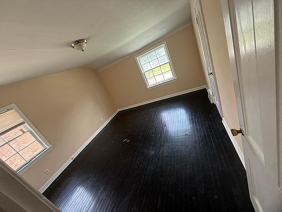 5th image of 17923 Chagrin Blvd