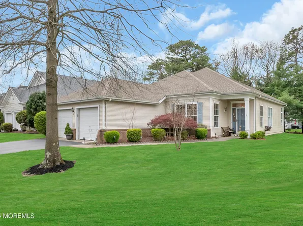 34 Silverspring Drive, Lakewood, NJ 08701