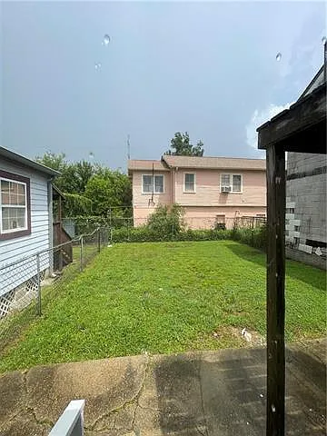 2011 Almonaster Ave — Photo 13