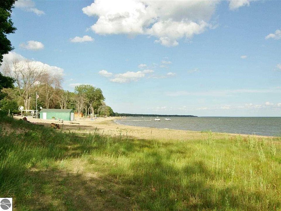 4156 E Michigan Ave, Au Gres, MI 48703 Zillow