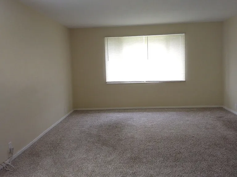 3484 Western Ave #B — Photo 3