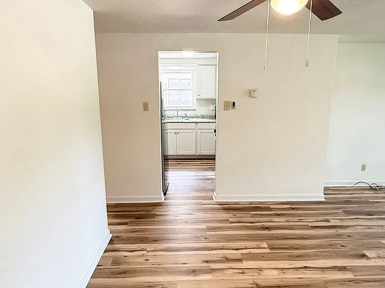 2121 Pioneer Avenue — Photo 4