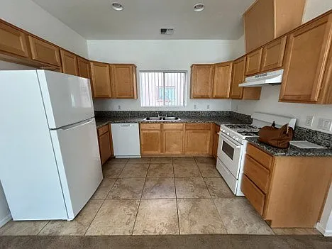 Floor plan 2 bedroom, 2 bathroom