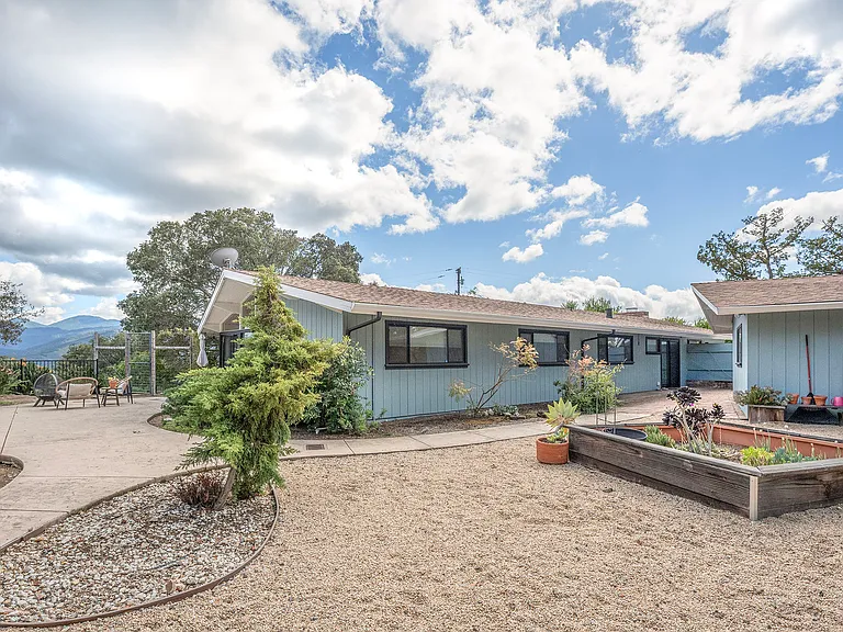 601 Country Club Dr — Photo 22