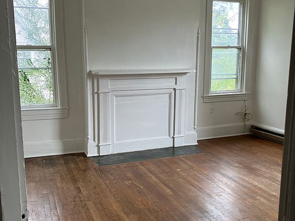 Lining room