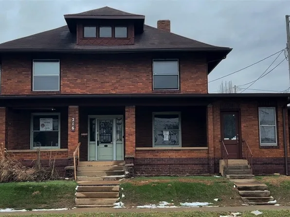 216 S 7th St, Coshocton, OH 43812