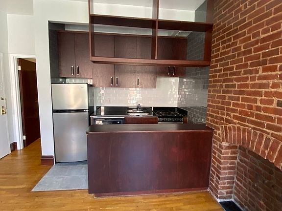 2nd image of 28-30 W 125th St #D1