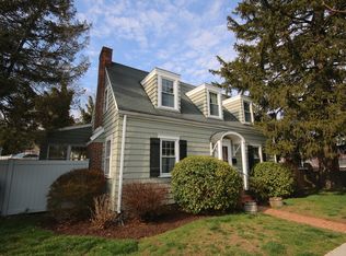 115 Clovelly Rd, Stamford, CT 06902