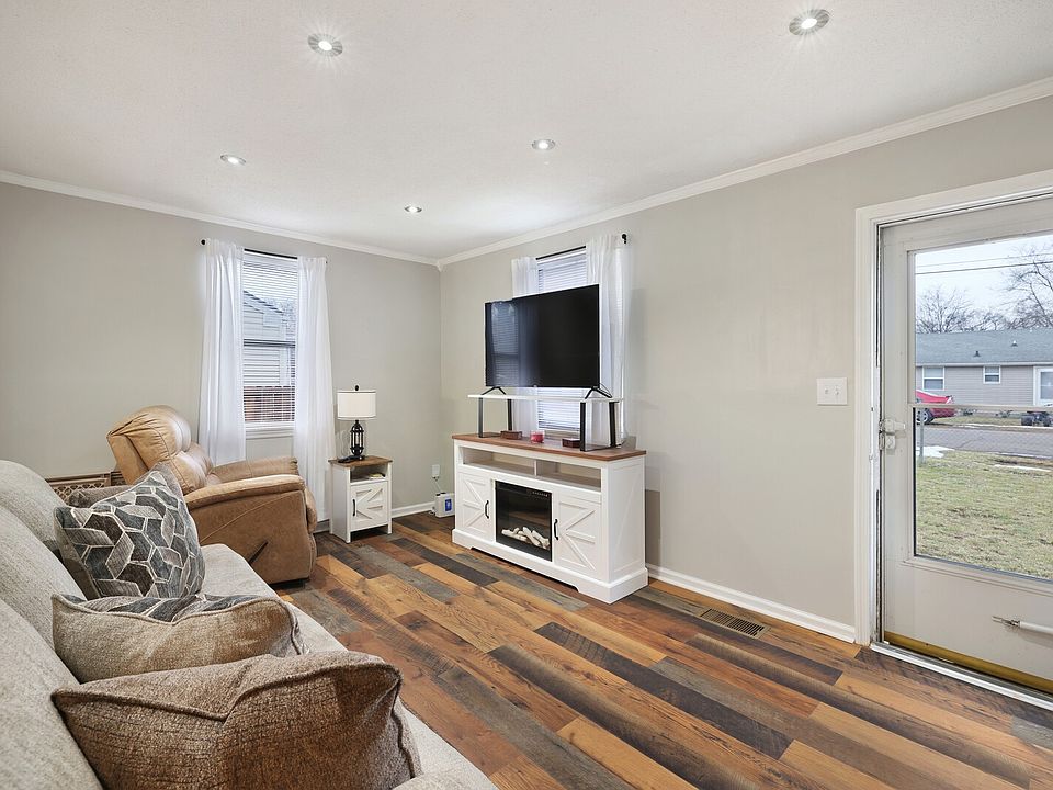 1st image of 5805 Couch Dr