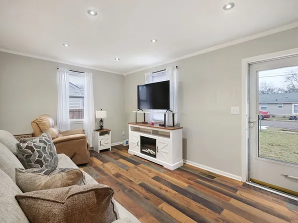 5805 Couch Dr, Nashville, TN 37209