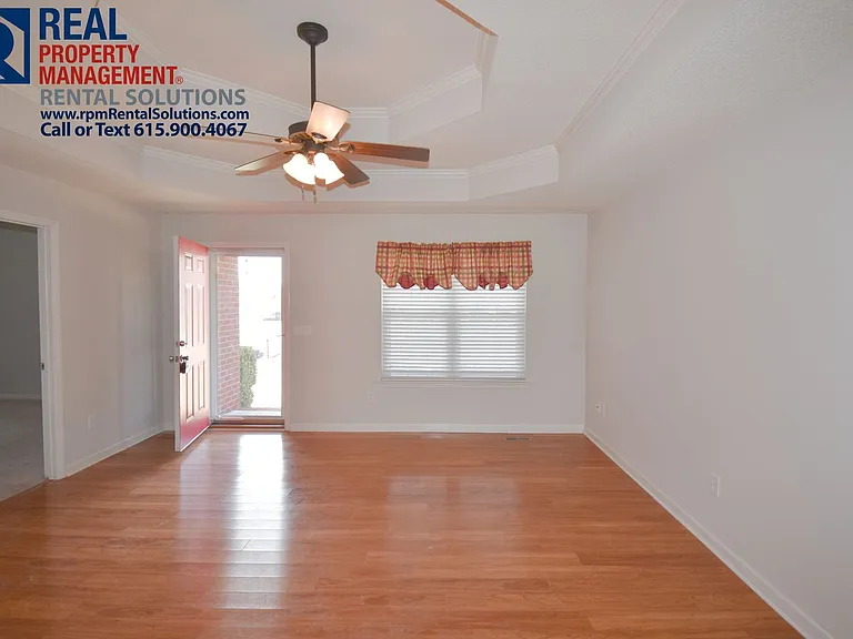 118 Casper Ct — Photo 5