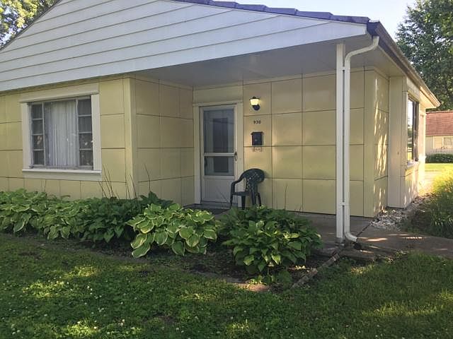 1st image of 930 Lindsay Ln
