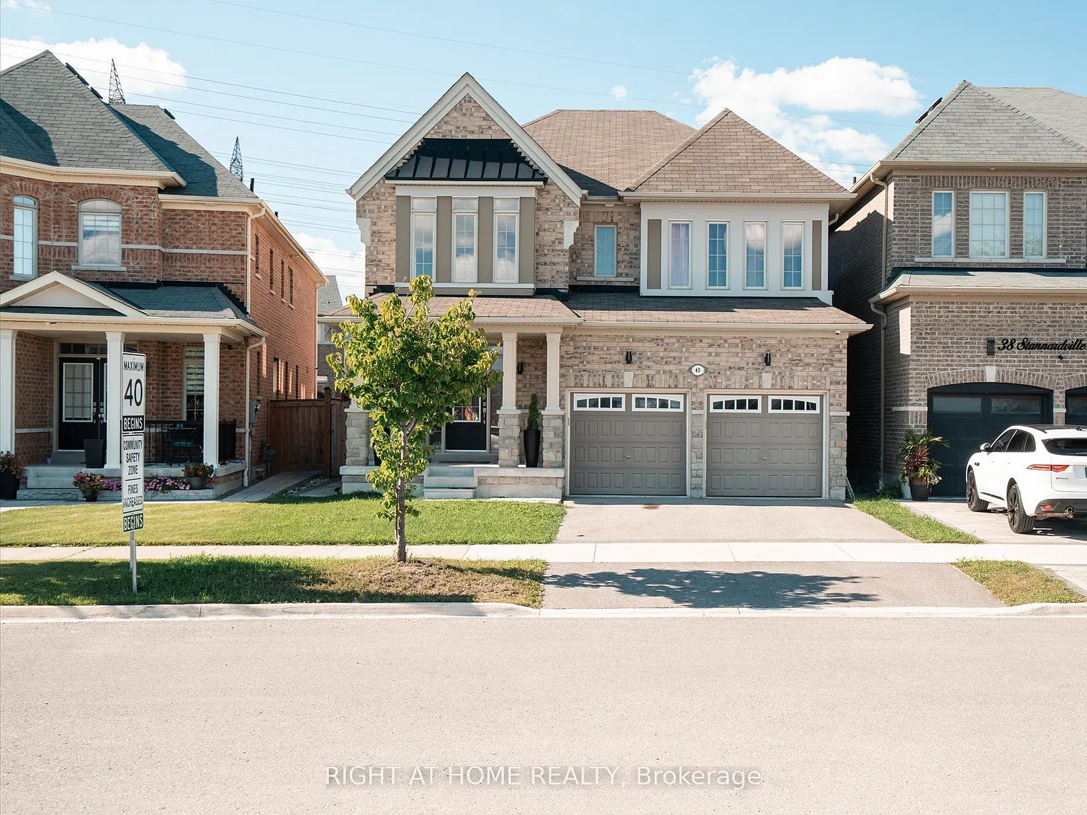 4 bed, $2,550 — Photo 1