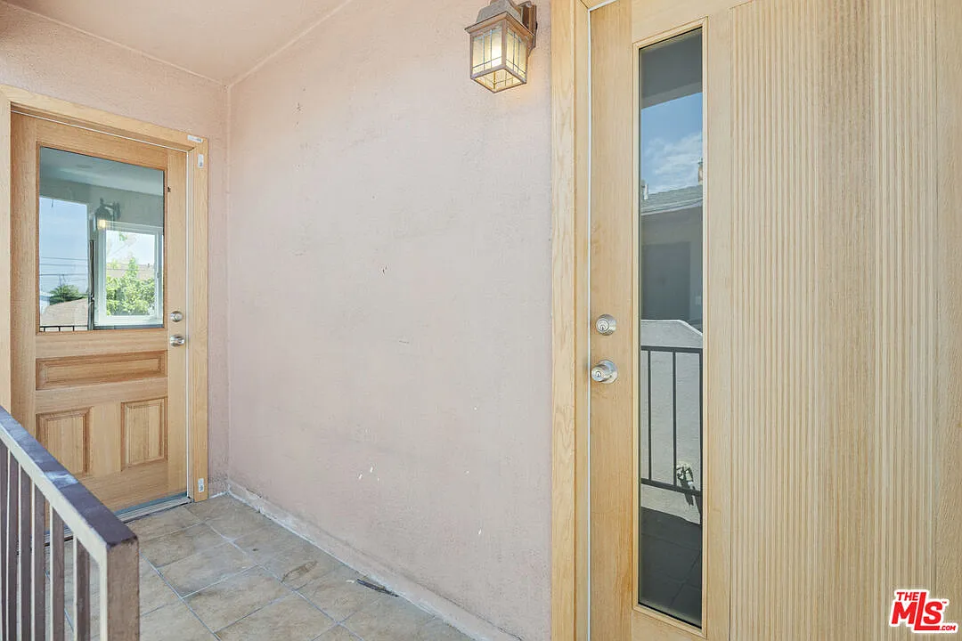 2 bed, 1.0 bath, 850 sqft, $2,850 — Photo 3