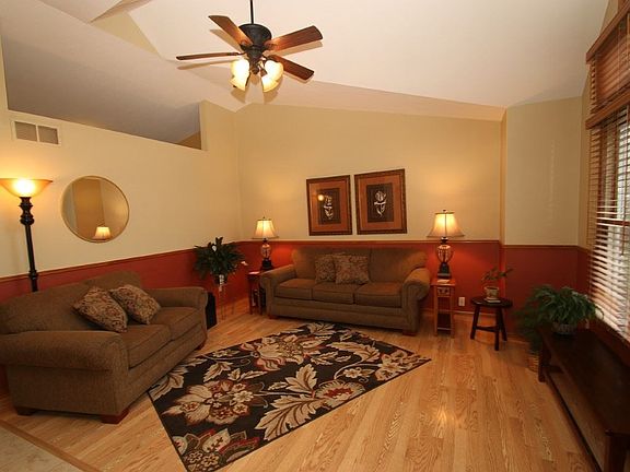 3rd image of 5384 Wagon Wheel Ln
