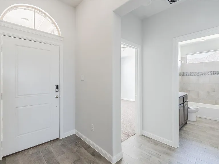 1343 Fox Hollow Rd — Photo 4
