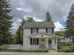 34 N Spruce St, Monterey, VA 24465