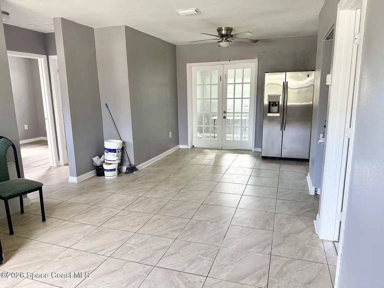 3 bed, 936 sqft, $1,700 — Photo 2