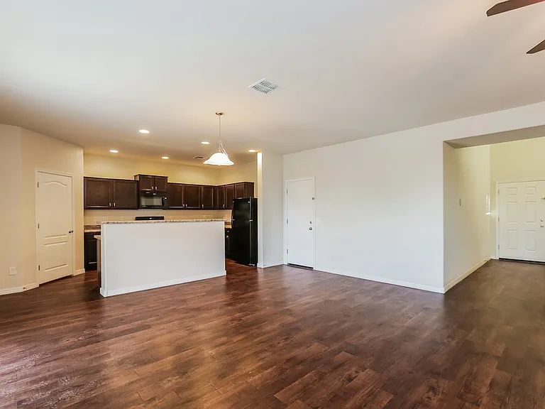 8207 W Pueblo Ave — Photo 7