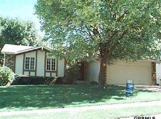 2915 S 159th Cir, Omaha, NE 68130