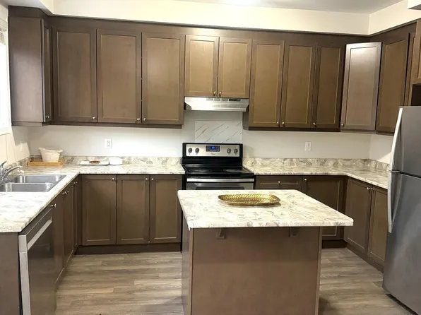 5 Fusilier Dr, Toronto, ON M1L 0C2