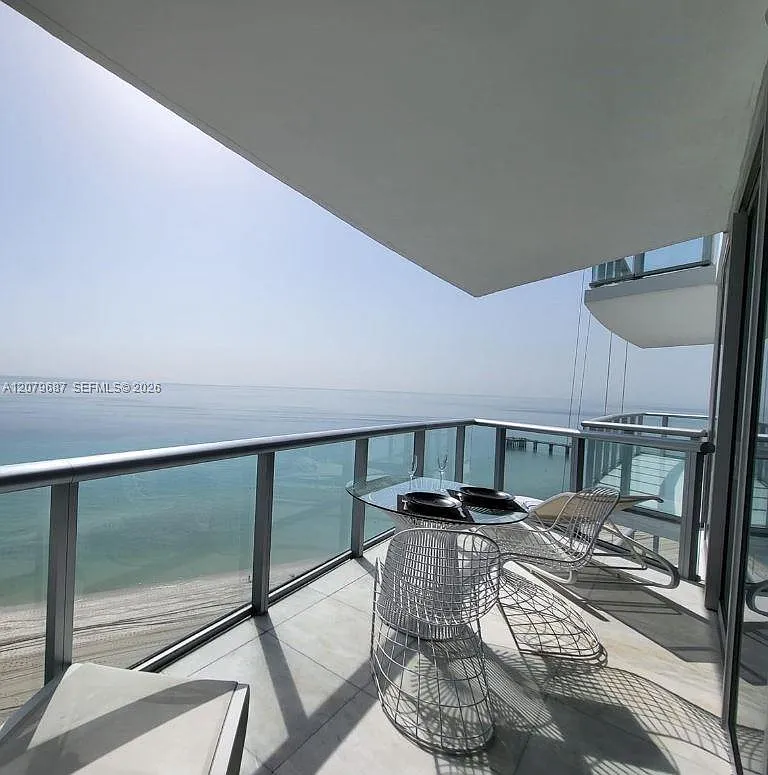 Jade Beach Condo — Photo 2