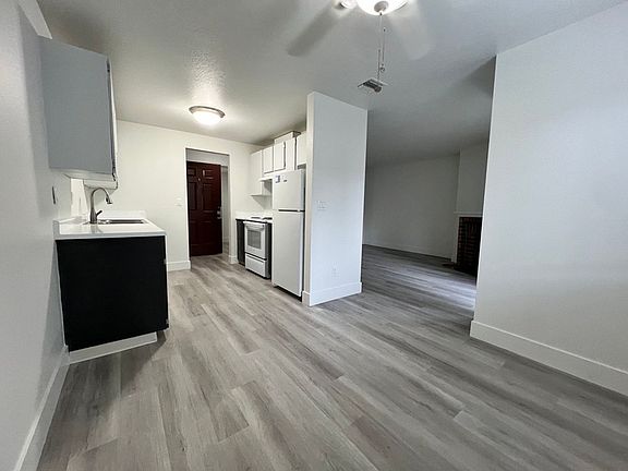 5th image of 1115 NE 105th St #15-21