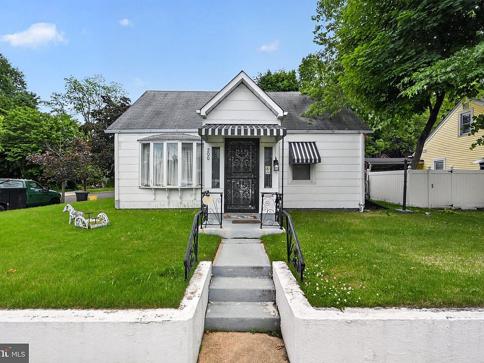 1st image of 200 Elizabeth Ave