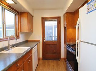 3230 SW Marigold St, Portland, OR 97219