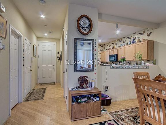 3rd image of 5866 Willow Trace Ave