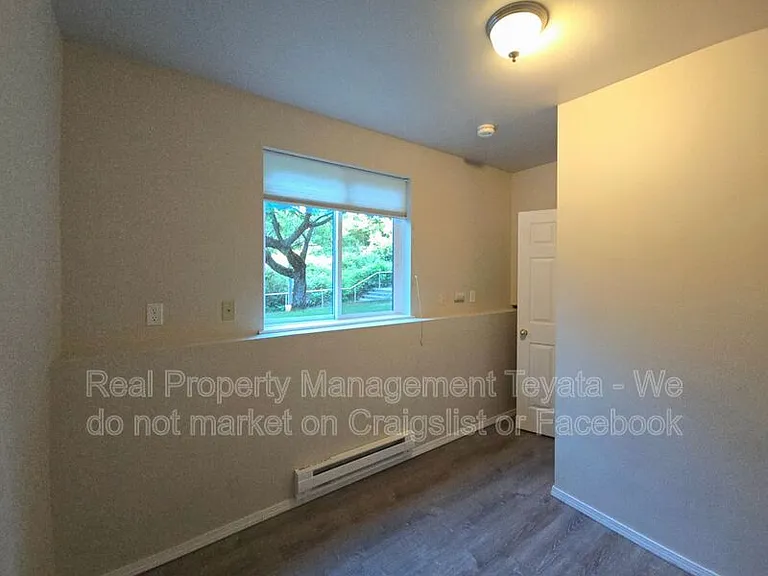 816 20th St #100 — Photo 25