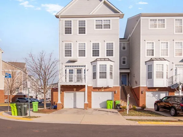 2436 Curie Ct, Herndon, VA 20171