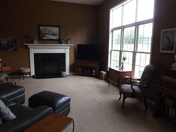 4th image of 30 Periwinkle Dr