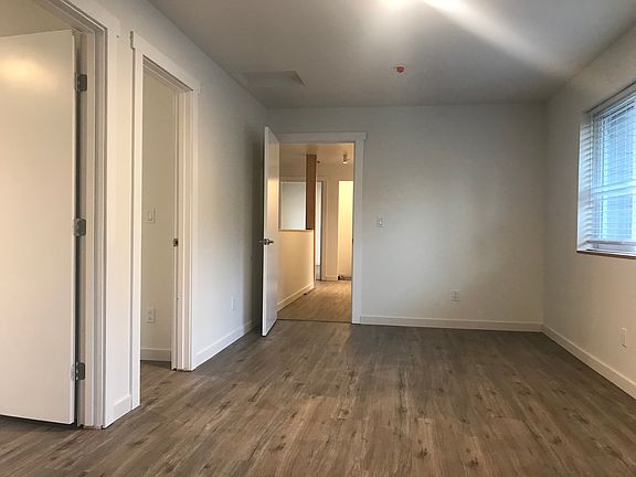 4th image of 6259 NE 203rd Pl