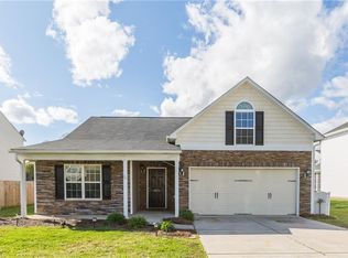 4371 Lochurst Dr, Pfafftown, NC 27040