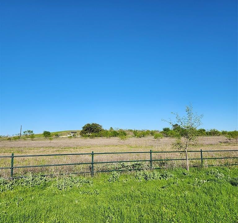 2nd image of Meadow Ln