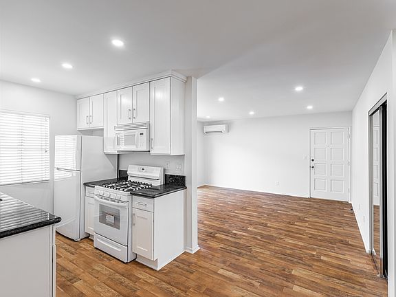 4th image of 854 9th St #1-5
