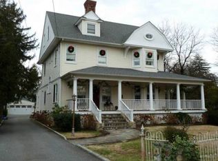 43 Thompson Ave, Babylon, NY 11702