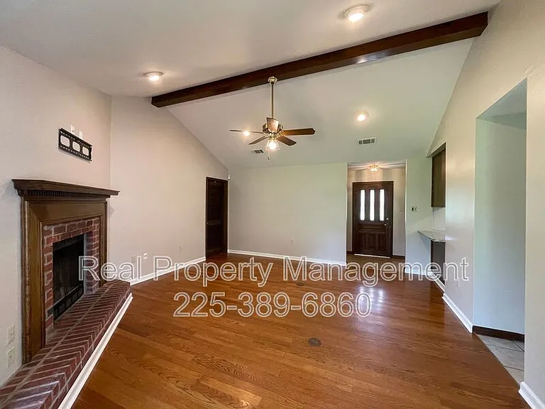 2422 Riverside Dr — Photo 9