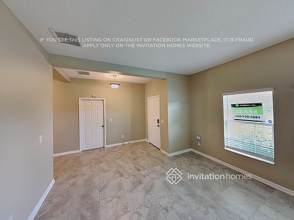 3rd image of 1792 Chatsworth Cir