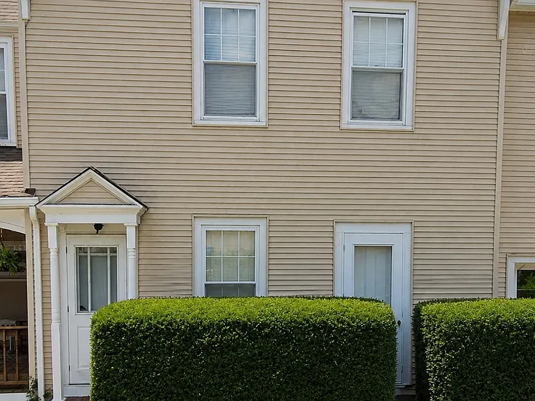 13 1/2 Cushing Ave #13B — Photo 12