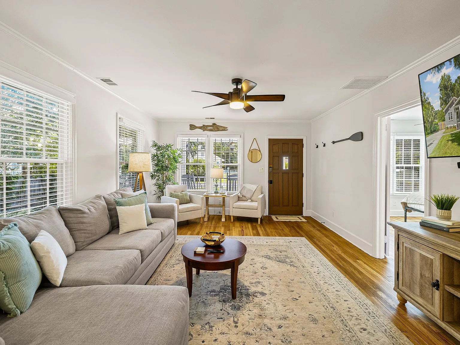 3 bed, 1288 sqft, $4,000 — Photo 1