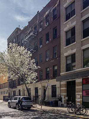 Rented by City Connections Realty | media 9