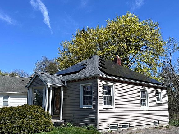 3rd image of 209 E Ainsworth St
