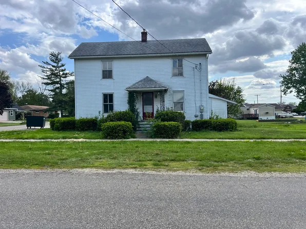 110 N Locust St, Loda, IL 60948